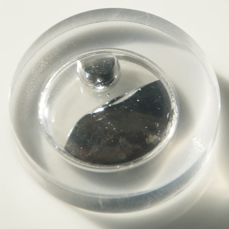Mercury element sample