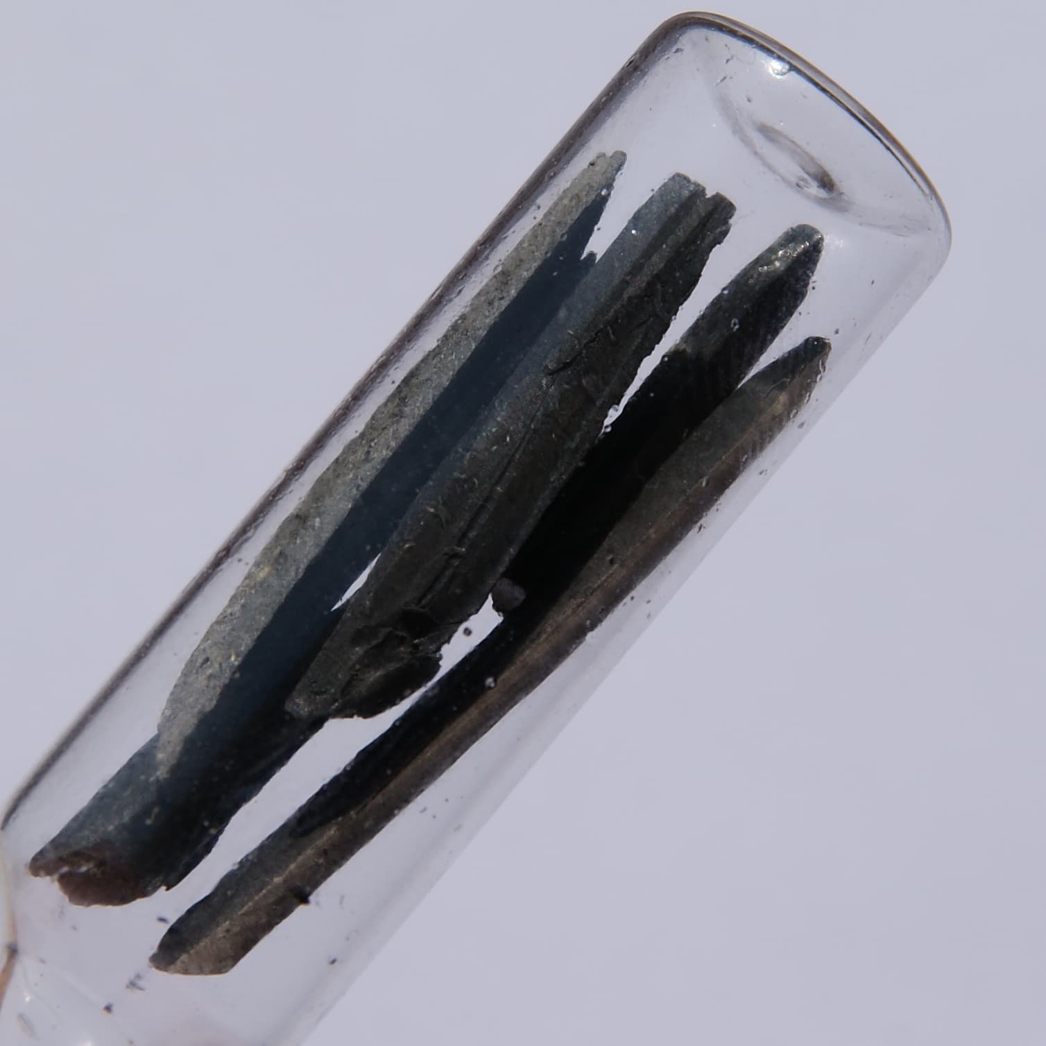 Lithium element sample