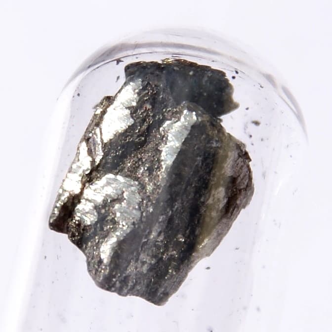 Lanthanum element sample